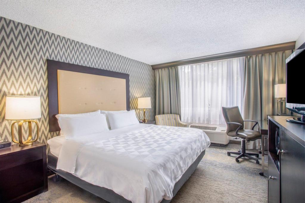 holiday inn and suites parsippany fairfield by ihg