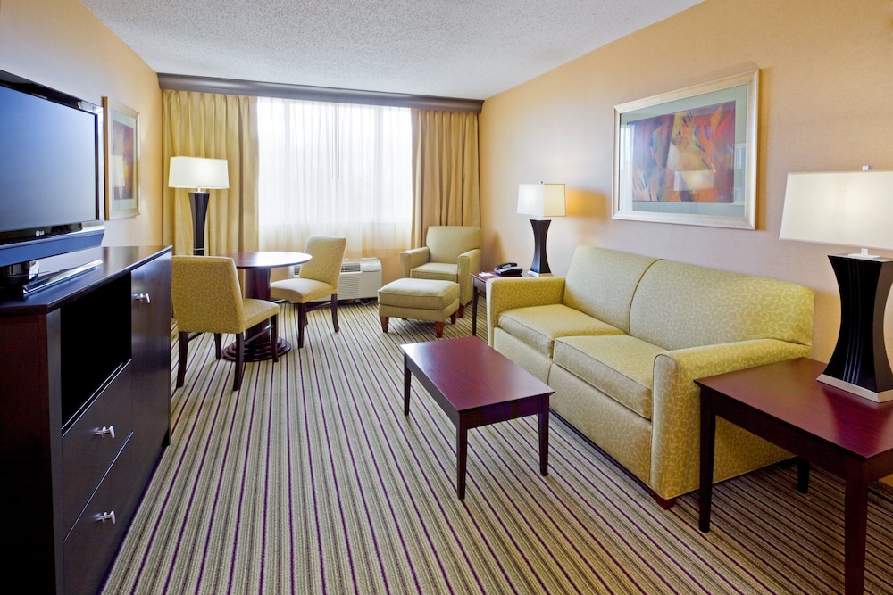 holiday inn and suites parsippany fairfield by ihg