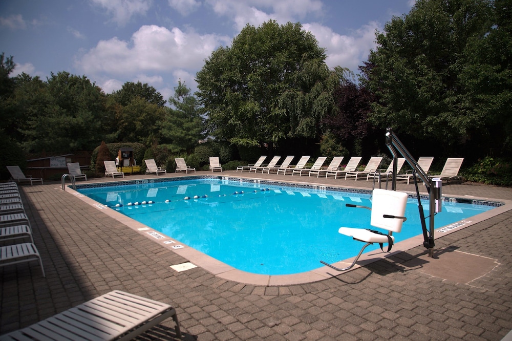 holiday inn and suites parsippany fairfield by ihg