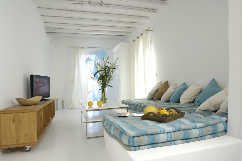 kapetan tasos suites