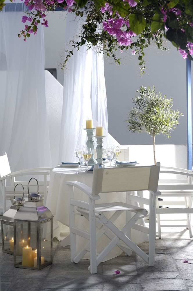 Kapetan Tasos Suites,Apollonia>>Adamas,4 star