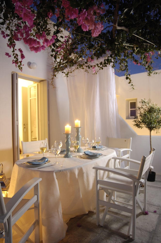 Kapetan Tasos Suites,Apollonia>>Adamas,4 star
