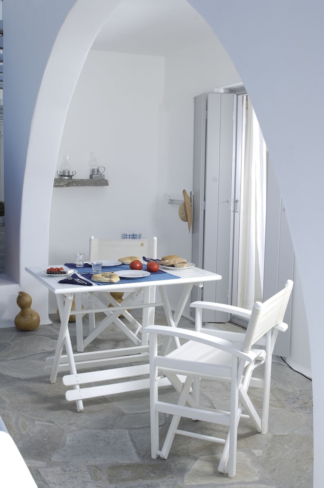 Kapetan Tasos Suites,Apollonia>>Adamas,4 star