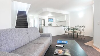 burleigh on the beach holiday apartments