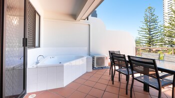 burleigh on the beach holiday apartments