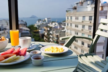 ritz hotel leblon