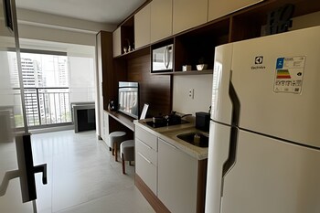 studio comfort ao lado do metro moema