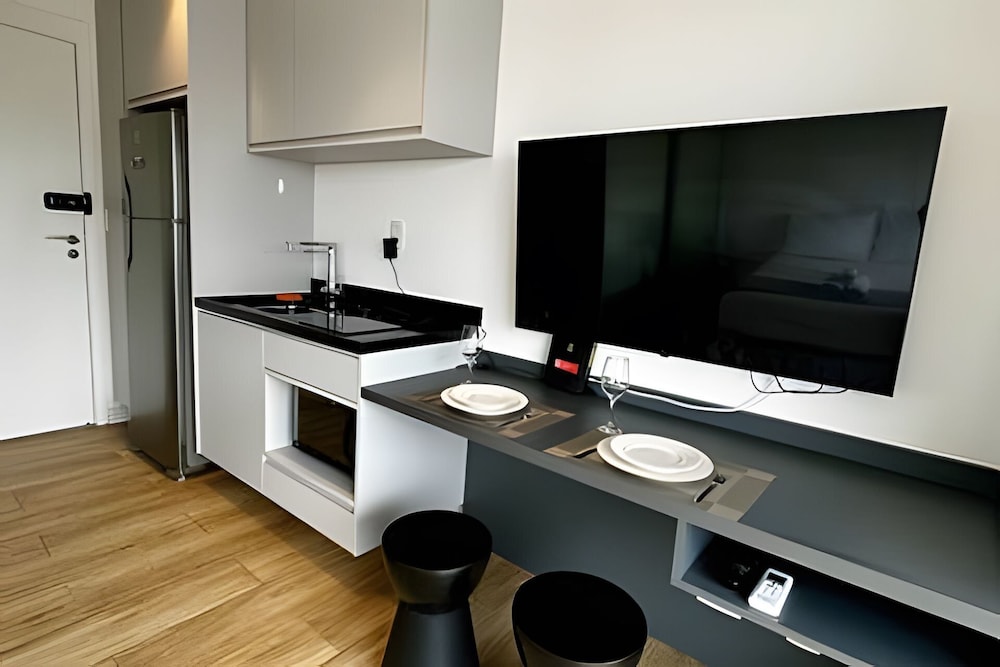 studio comfort ao lado do metro moema