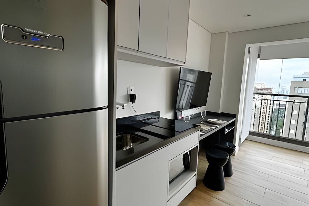 studio comfort ao lado do metro moema