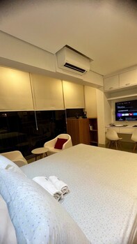 studio comfort ao lado do metro moema