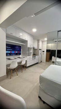 studio comfort ao lado do metro moema