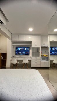 studio comfort ao lado do metro moema