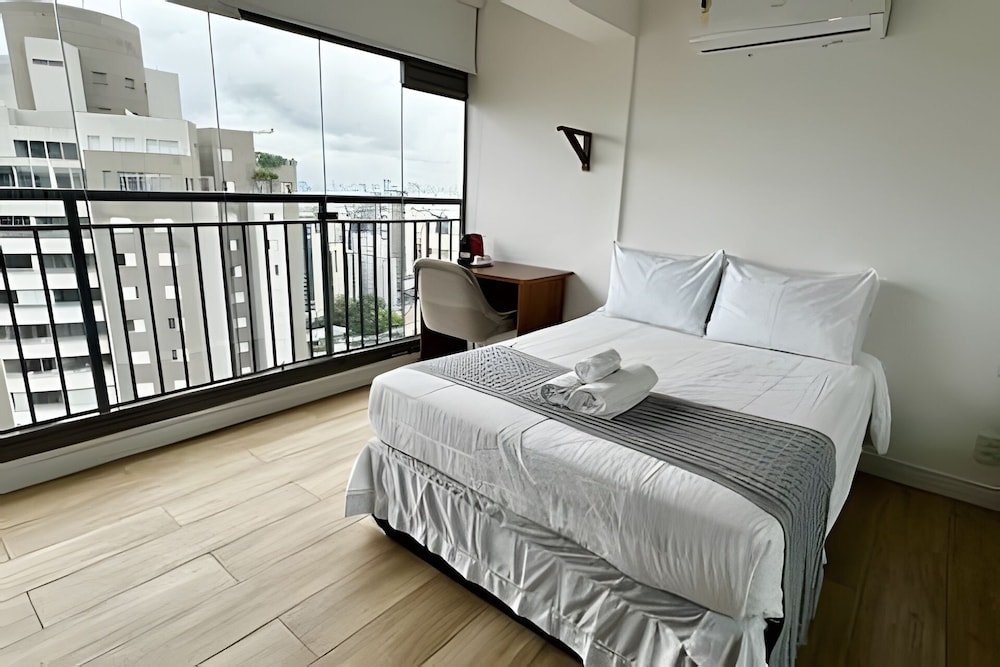 studio comfort ao lado do metro moema