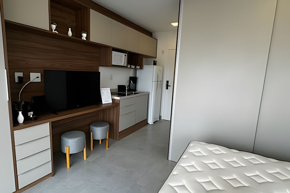 studio comfort ao lado do metro moema