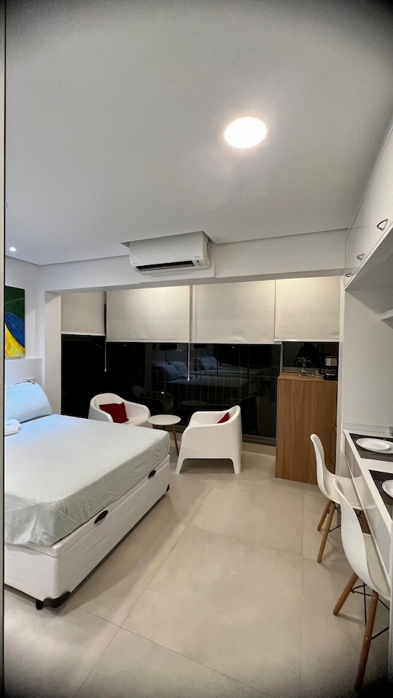 studio comfort ao lado do metro moema