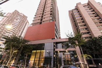 studio comfort ao lado do metro moema