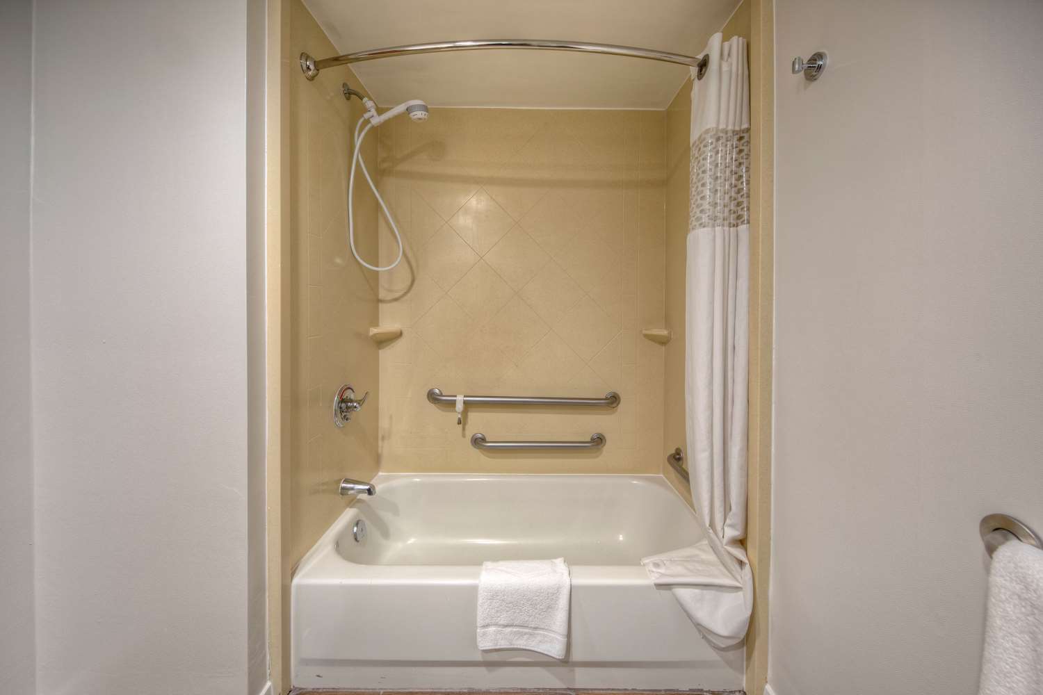 hampton inn by hilton concord kannapolis