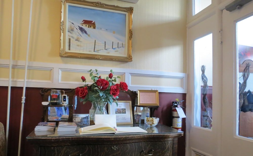 the roses heritage inn