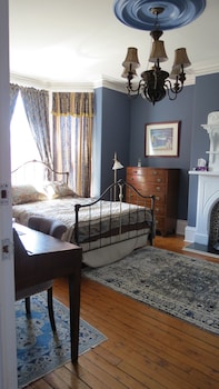 the roses heritage inn