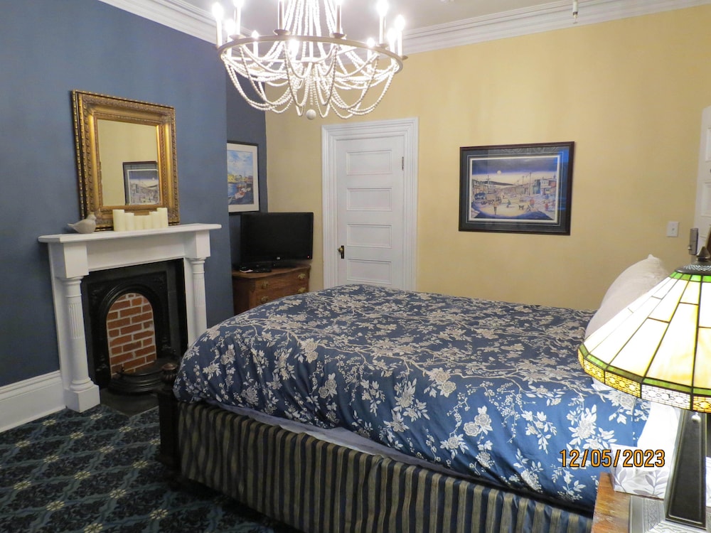 the roses heritage inn