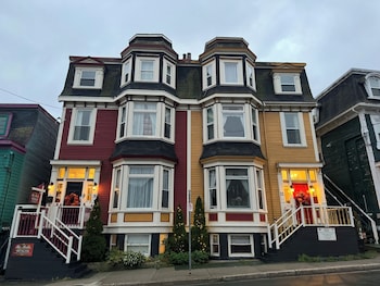 the roses heritage inn