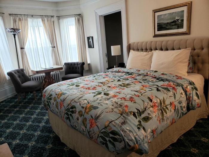 the roses heritage inn