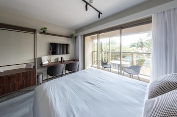 Charlie On The Parc Ibirapuera,,3 star