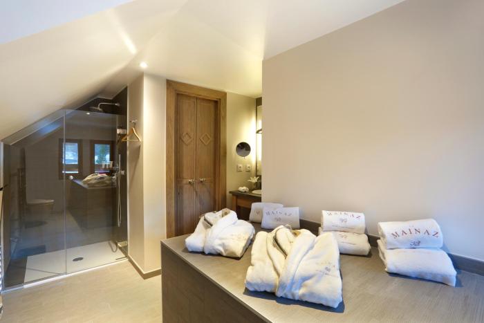 chalet hotel la mainaz restaurant and resort the originals collection