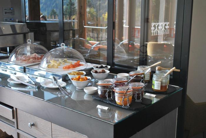 chalet hotel la mainaz restaurant and resort the originals collection