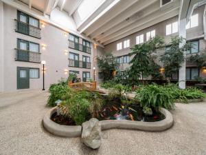 heritage inn and convention centre brooks