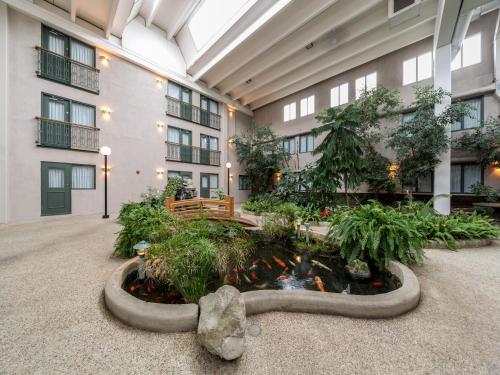 heritage inn and convention centre brooks