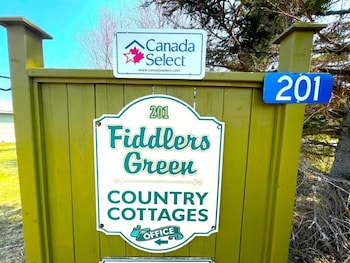 fiddlers green country cottages