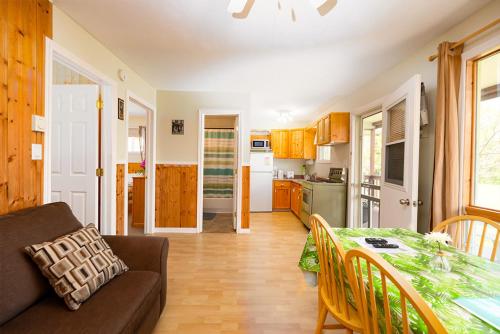 fiddlers green country cottages