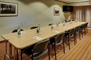 Lakeview Inns & Suites - Brandon,Shilo>>Brandon,3 star