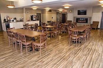 Lakeview Inns & Suites - Brandon,Shilo>>Brandon,3 star