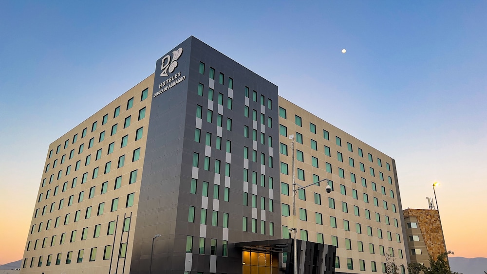 hotel diego de almagro pudahuel aerop