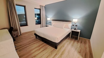 hotel diego de almagro pudahuel aerop