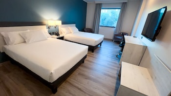 hotel diego de almagro pudahuel aerop