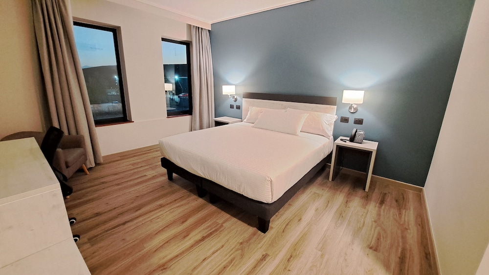 hotel diego de almagro pudahuel aerop