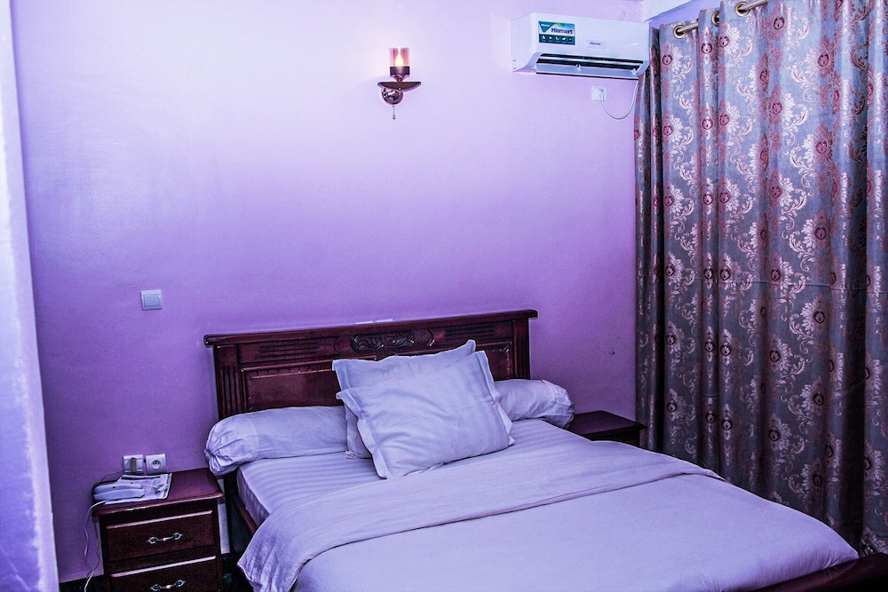 satellite dream hotel