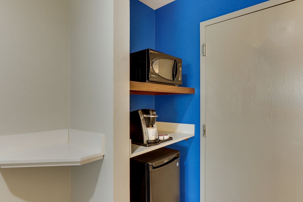 holiday inn express cincinnati north monroe by ihg