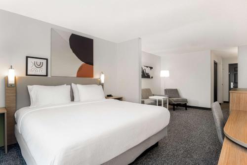 spark by hilton summerville