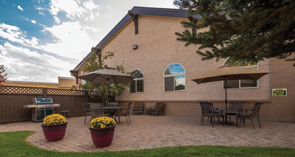 best western plus deer park hotel and suites