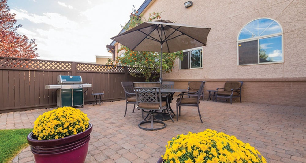 best western plus deer park hotel and suites