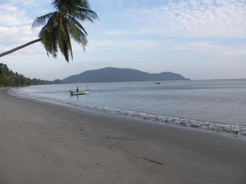 sailom resort bangsaphan