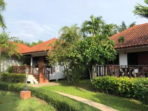 sailom resort bangsaphan