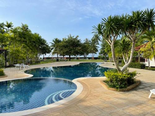 sailom resort bangsaphan