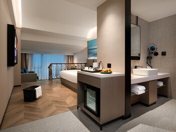 echerm hotel wuyangcun metro station