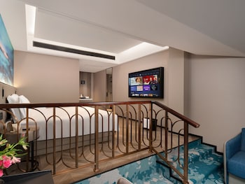 echerm hotel wuyangcun metro station