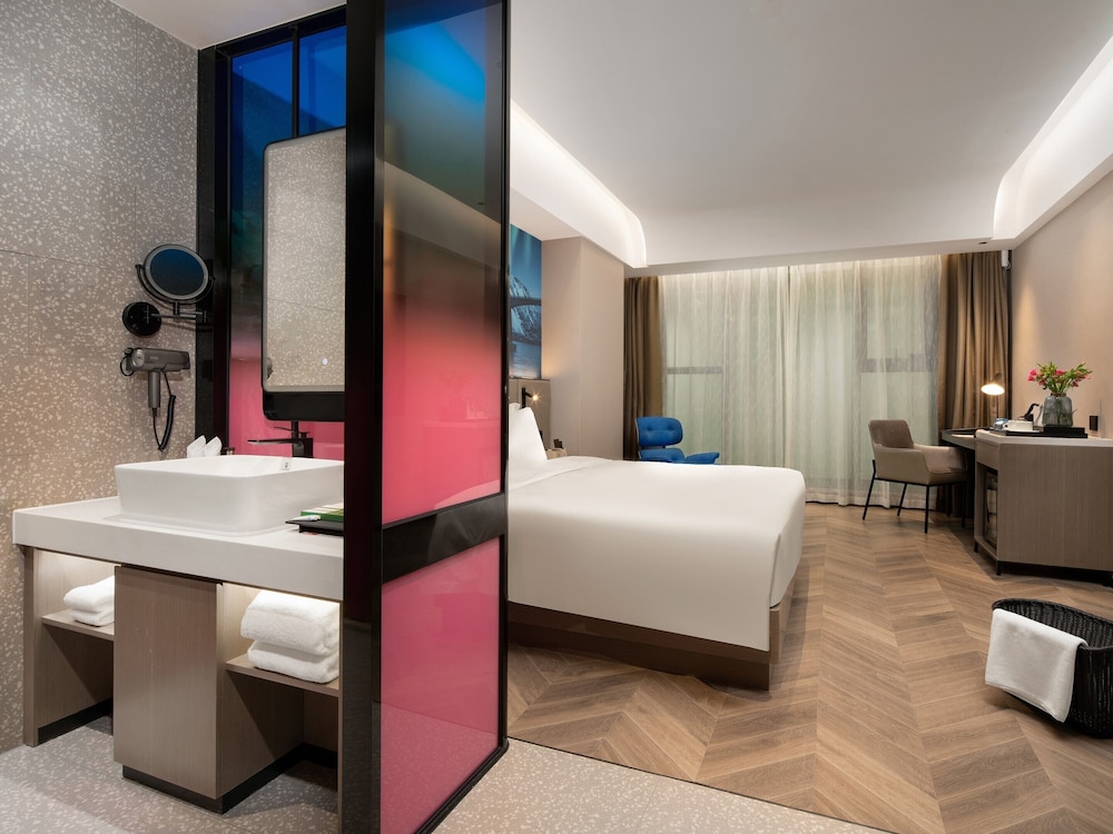 echerm hotel wuyangcun metro station